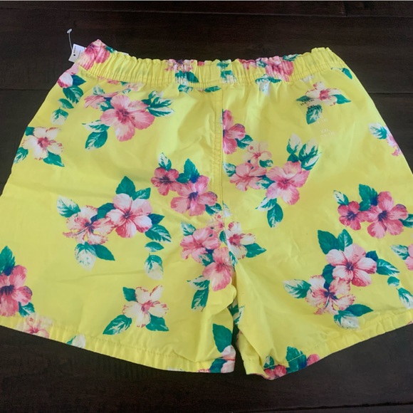 NEW GAP Kids Floral Shorts - Size 14-16 - Picture 4 of 8